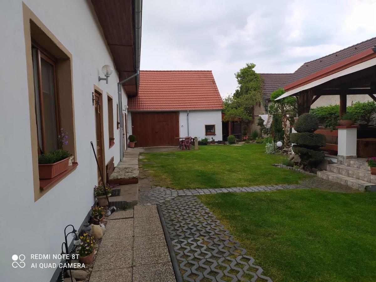 Апартаменты Apartman Na Statku Klec Экстерьер фото